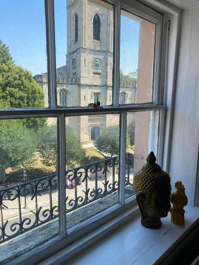 Letting Serviced Apartments - Guards View, Windsor Buitenkant foto