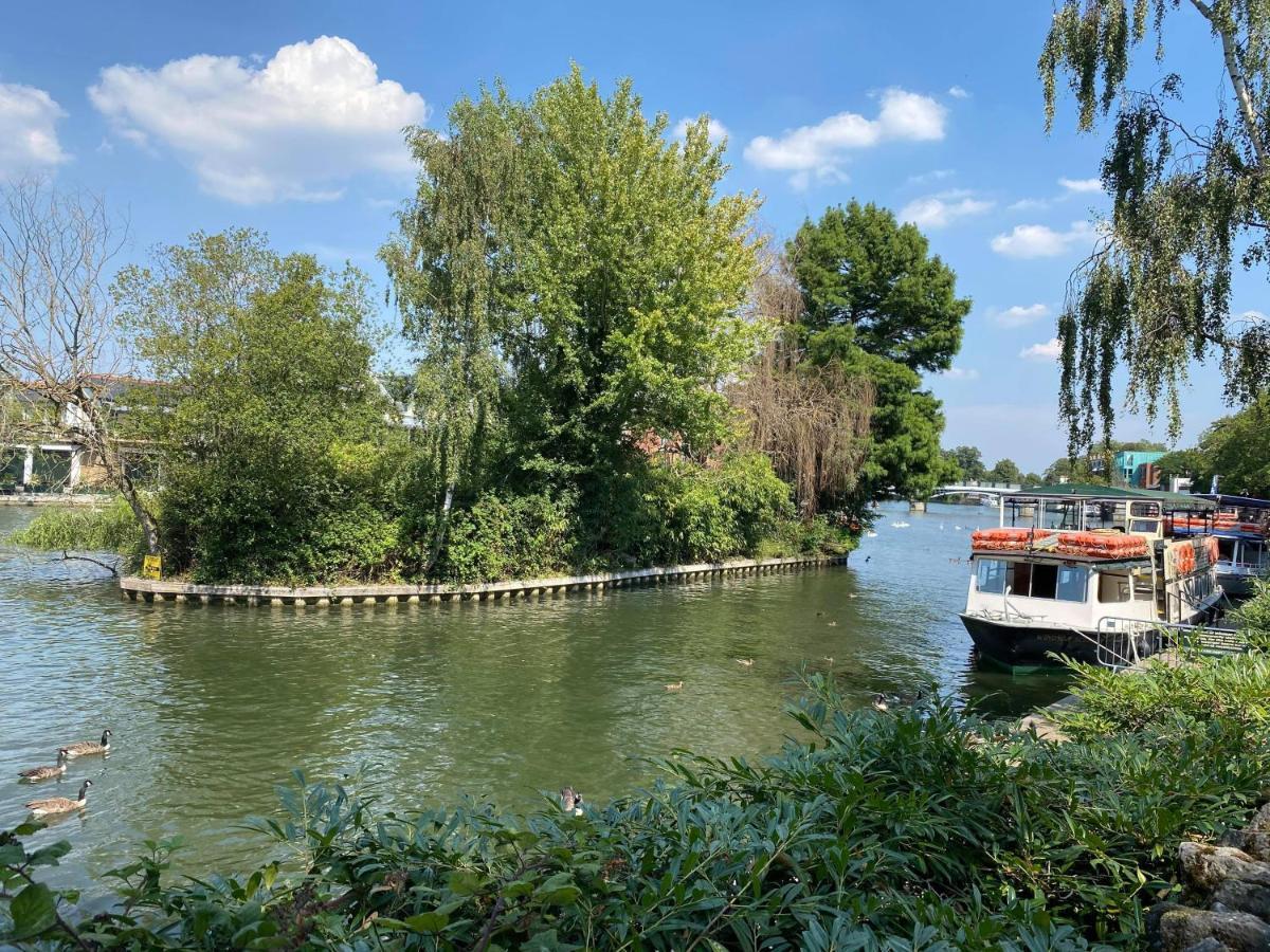 Letting Serviced Apartments - Guards View, Windsor Buitenkant foto