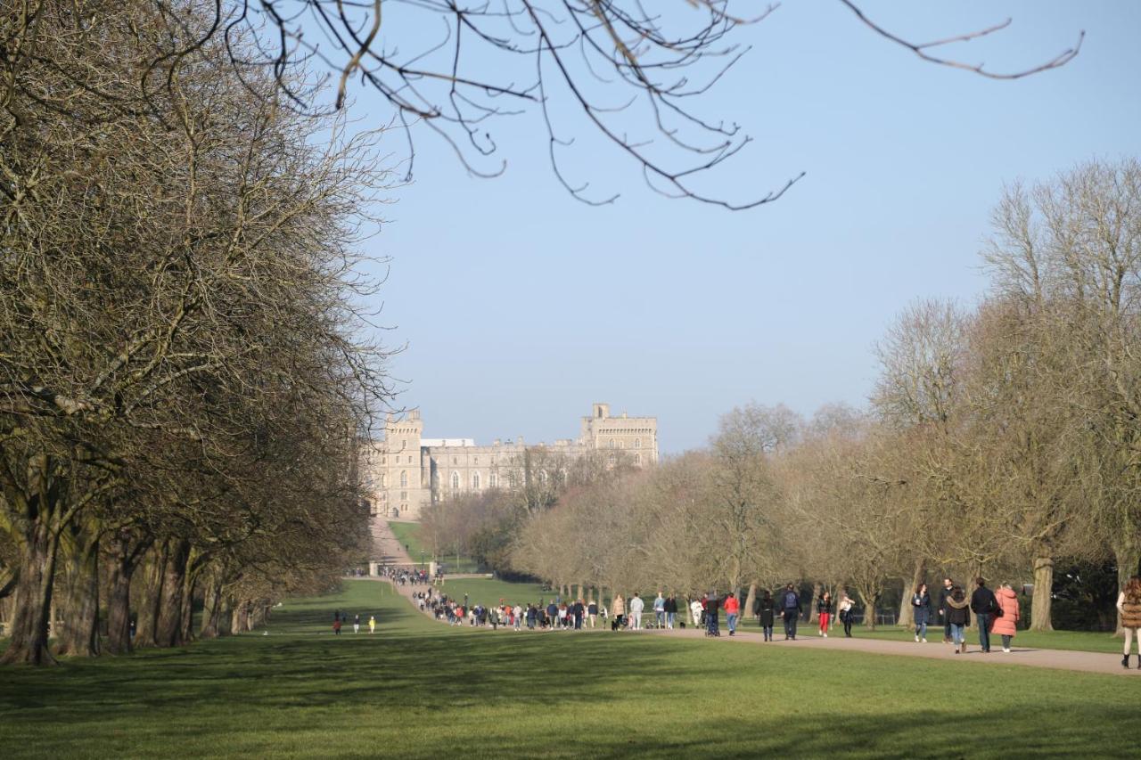 Letting Serviced Apartments - Guards View, Windsor Buitenkant foto